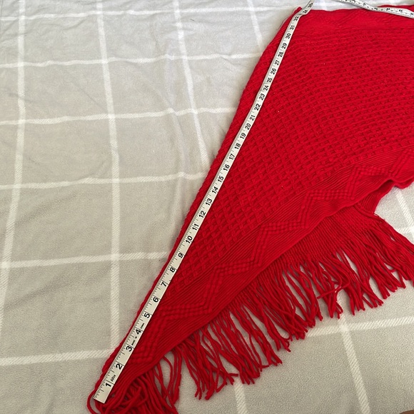 Women Red Shawl Poncho S-M Knitted Sweater Pullover with Fringe Soft Pullover - Picture 9 of 15